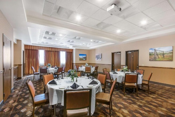 Best Western Premier Ivy Inn & Suites image 10