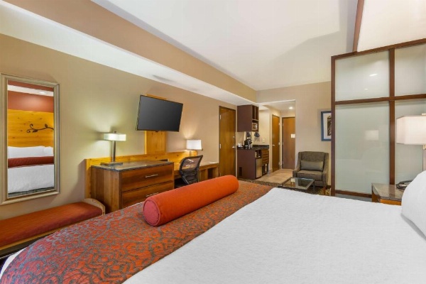 Best Western Premier Ivy Inn & Suites image 12