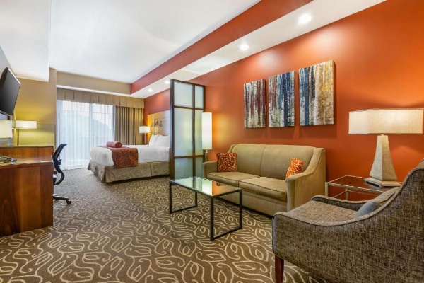 Best Western Premier Ivy Inn & Suites image 25