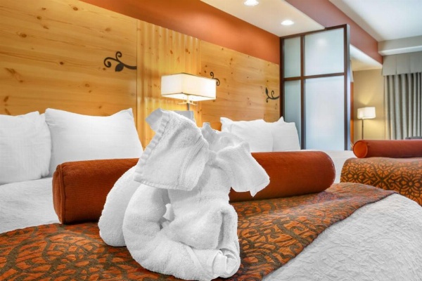 Best Western Premier Ivy Inn & Suites image 28